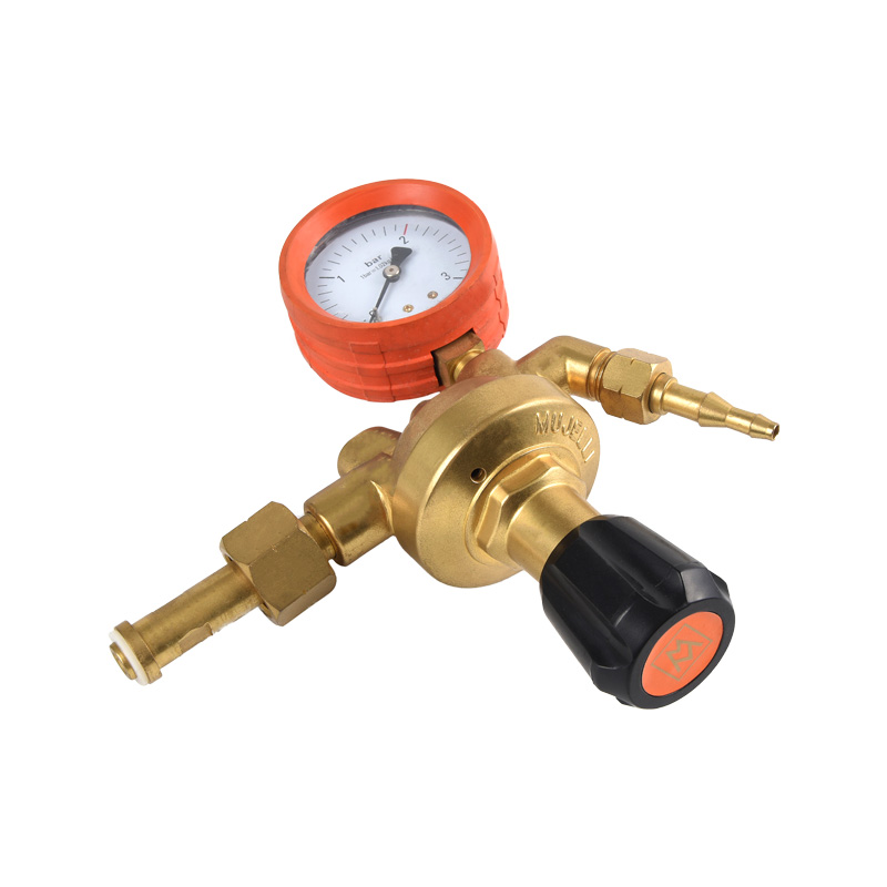Regulador de propano de tipo italiano Regulador de cuerpo de latón Lpg Yqwpf-10 y Yqwpf-11 (Xiaogalao)